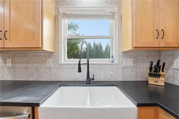 2105 W 50th TER, Mission Woods, KS 66205