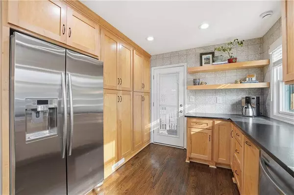 2105 W 50th TER, Mission Woods, KS 66205