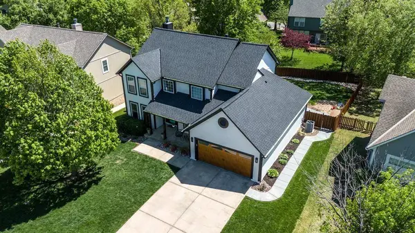 18229 W 157th TER, Olathe, KS 66062