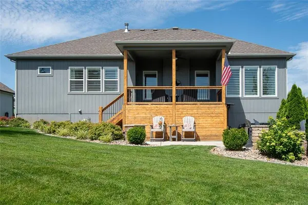 6627 McCormick DR, Shawnee, KS 66226