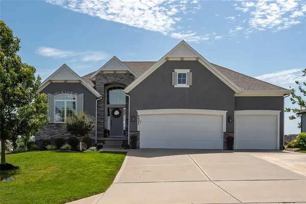 6627 McCormick DR, Shawnee, KS 66226