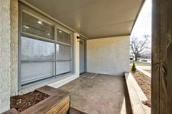 10504 Sunnymeade PL, Oklahoma City, OK 73120