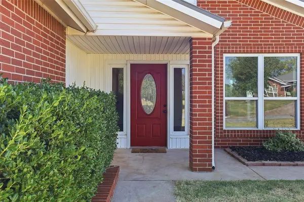 2302 Oakridge DR, Purcell, OK 73080