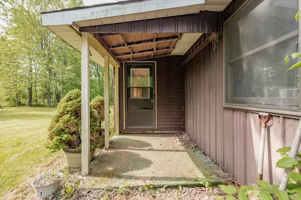 2190 S Coleman Road, Shepherd, MI 48883