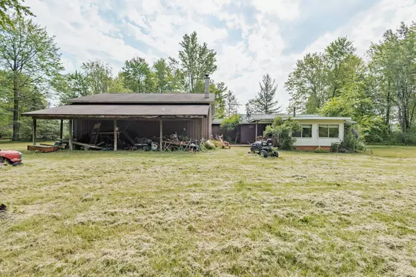 2190 S Coleman Road, Shepherd, MI 48883