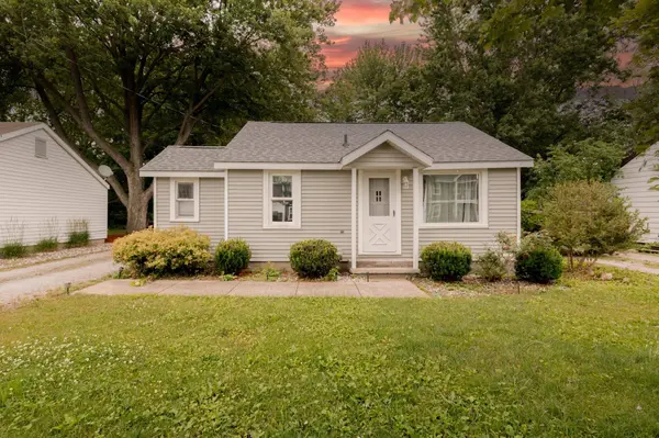 1312 Bayliss Street, Midland, MI 48640