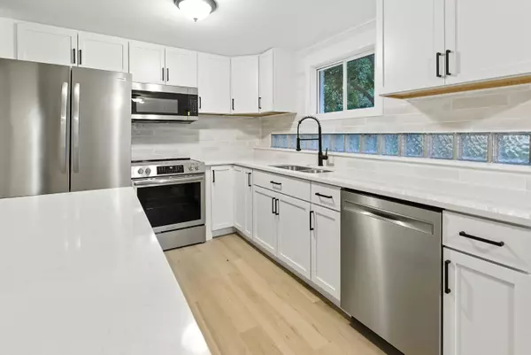 320 W Nickels Street, Midland, MI 48640