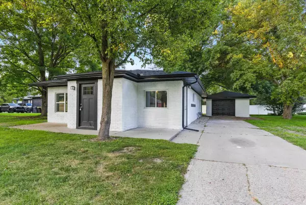 320 W Nickels Street, Midland, MI 48640