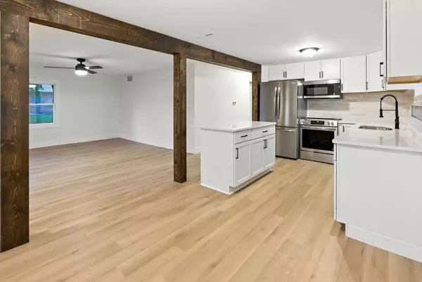 320 W Nickels Street, Midland, MI 48640