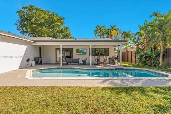 5037 SW 87th Ter, Cooper City, FL 33328