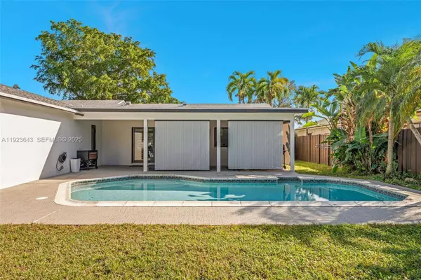 5037 SW 87th Ter, Cooper City, FL 33328