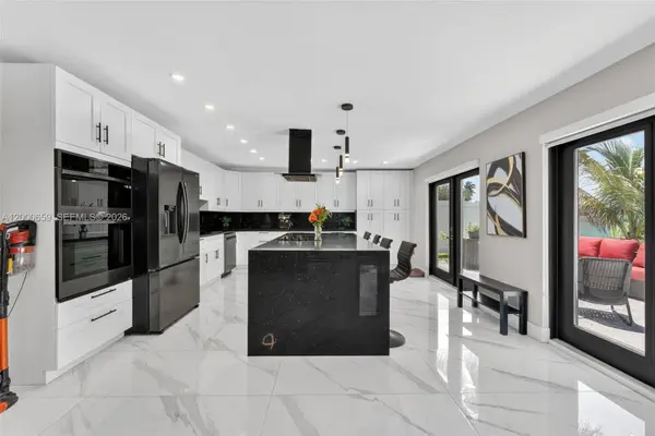 2051 NW 93rd Ln, Sunrise, FL 33322