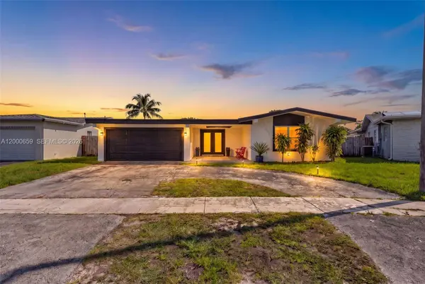 2051 NW 93rd Ln, Sunrise, FL 33322