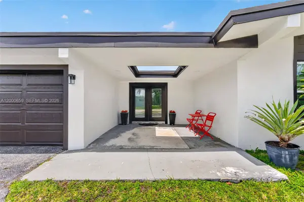 2051 NW 93rd Ln, Sunrise, FL 33322