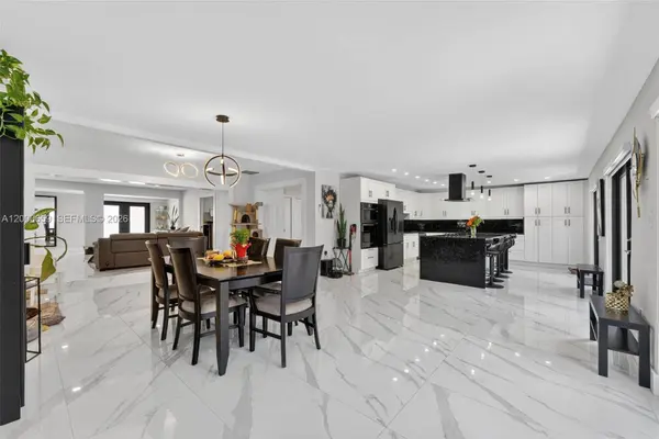 2051 NW 93rd Ln, Sunrise, FL 33322