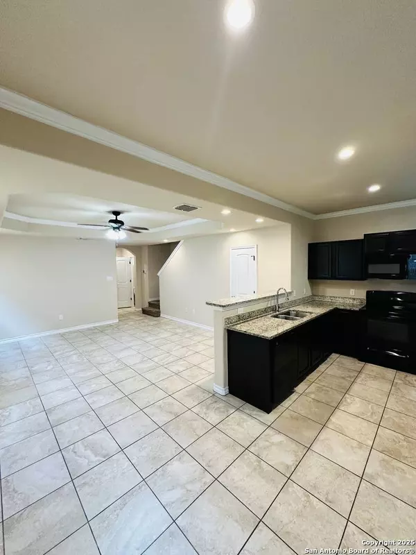 7002 Lakeview #102, San Antonio, TX 78244