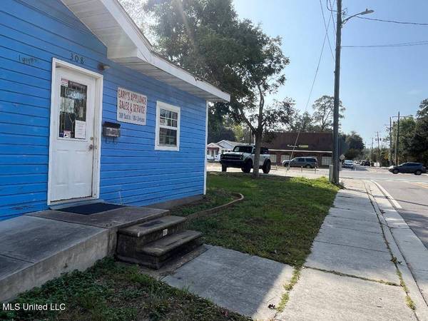 308 Santini Street, Biloxi, MS 39530