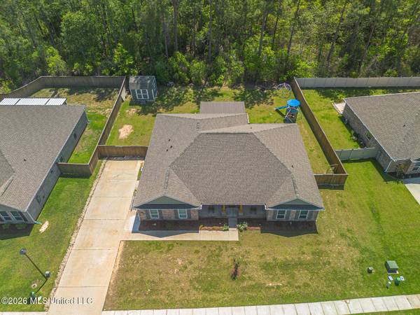 12285 Savannah Circle, Ocean Springs, MS 39564