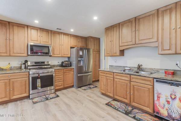 236 Rue Petit Bois, Biloxi, MS 39531