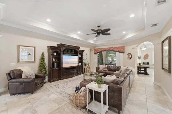 125 ASTERBROOKE DR, Deland, FL 32724