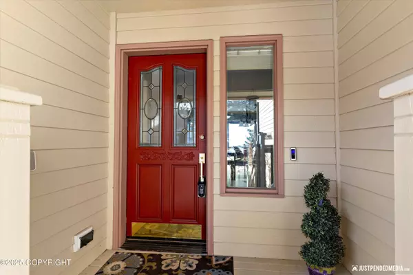 18620 Kittiwake CIR, Anchorage, AK 99516