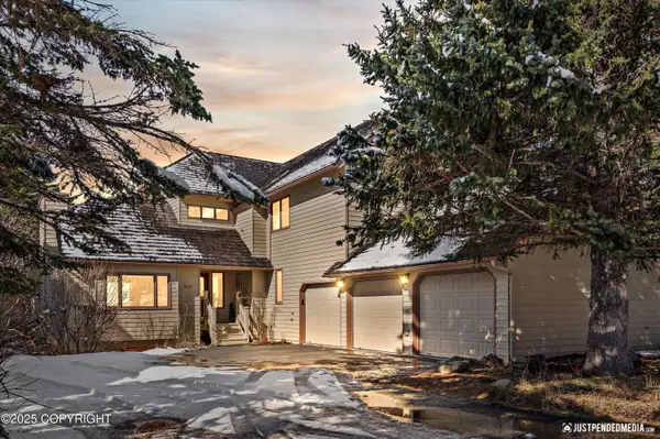 18620 Kittiwake CIR, Anchorage, AK 99516