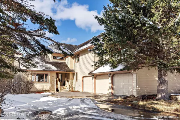 18620 Kittiwake CIR, Anchorage, AK 99516