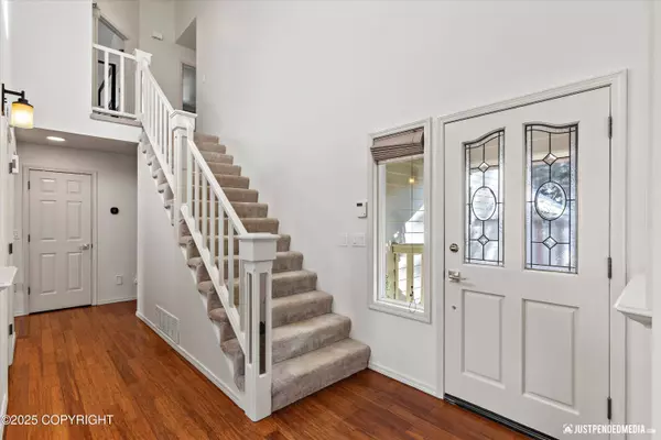 18620 Kittiwake CIR, Anchorage, AK 99516