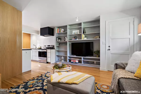 1015 Beech LN #5, Anchorage, AK 99501