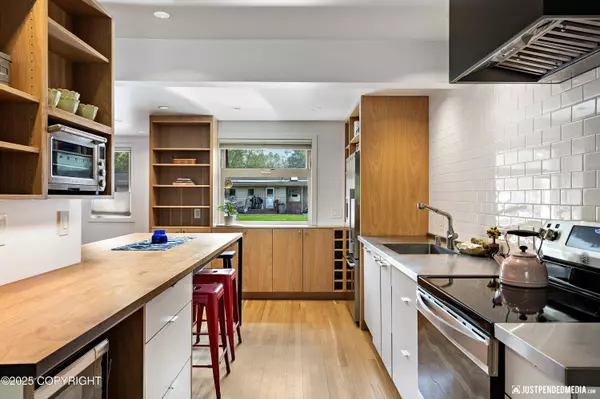 1015 Beech LN #5, Anchorage, AK 99501