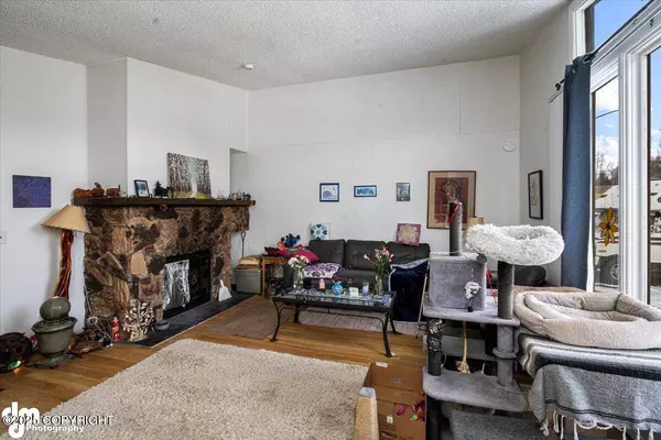 310 & 312 Bolin ST, Anchorage, AK 99504