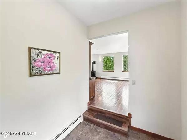 5596 Dalzell CIR, Anchorage, AK 99507