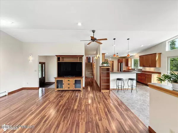 5596 Dalzell CIR, Anchorage, AK 99507