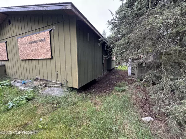 2718 Lee ST, Anchorage, AK 99504