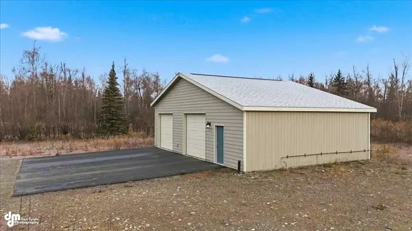 8448 W O'Brien Creek Dr, Wasilla, AK 99623-4965