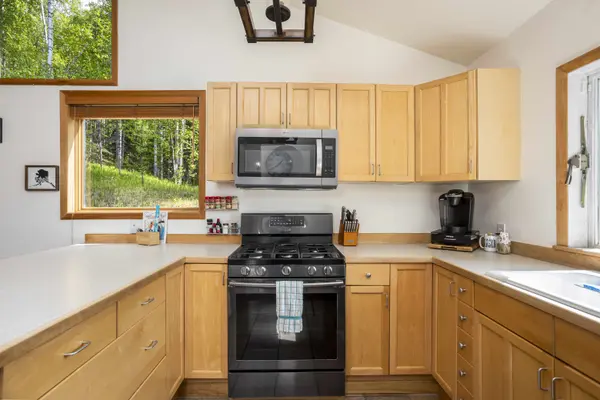 3410 N Paradise Ln, Wasilla, AK 99623-9262