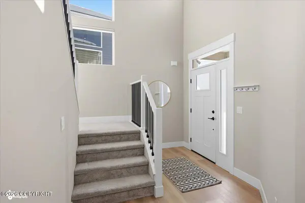 8657 Dry Creek LOOP, Anchorage, AK 99502