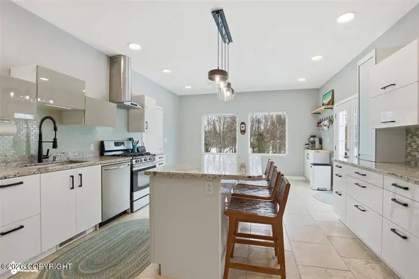 15665 Robin Hood DR, Anchorage, AK 99516