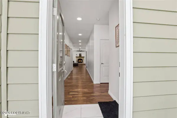 15665 Robin Hood DR, Anchorage, AK 99516