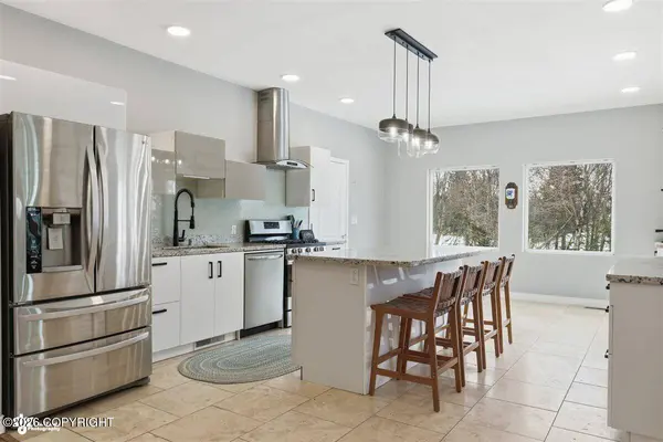 15665 Robin Hood DR, Anchorage, AK 99516