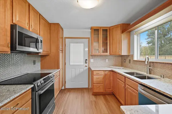 13761 E Hay Wagon WAY, Palmer, AK 99645