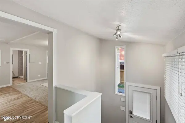 2609 Kona LN, Anchorage, AK 99517