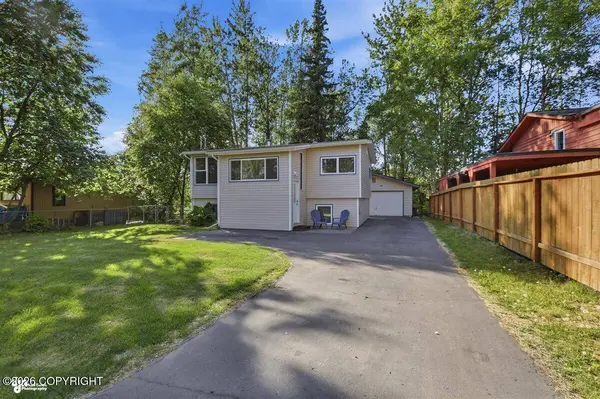 2609 Kona LN, Anchorage, AK 99517
