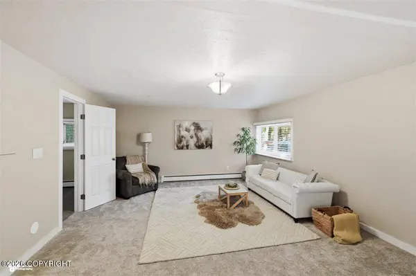 2609 Kona LN, Anchorage, AK 99517