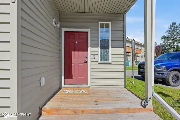 220 Glenn Abbey PL, Anchorage, AK 99504