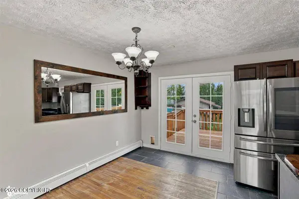 10812 Goodpaster CIR, Eagle River, AK 99577