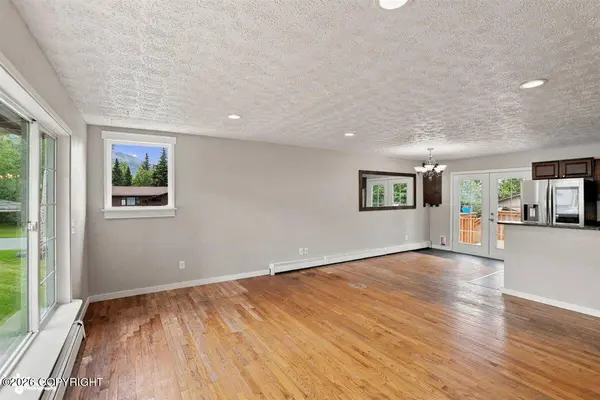 10812 Goodpaster CIR, Eagle River, AK 99577