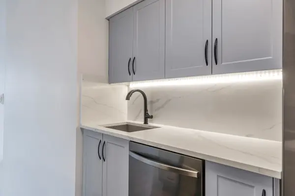 3740 Albert St #605, Burnaby, BC V5C 5Y7