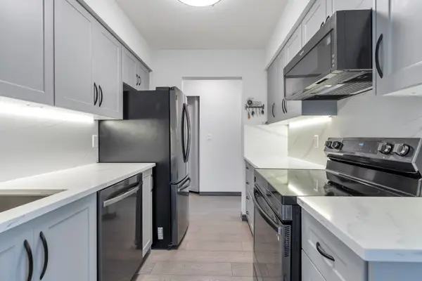 3740 Albert St #605, Burnaby, BC V5C 5Y7