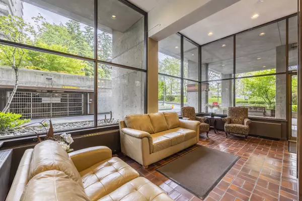 3737 Bartlett Ct #1101, Burnaby, BC V3J 7E3